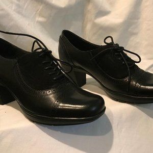Clarks Black Leather with Suede inset, tie front